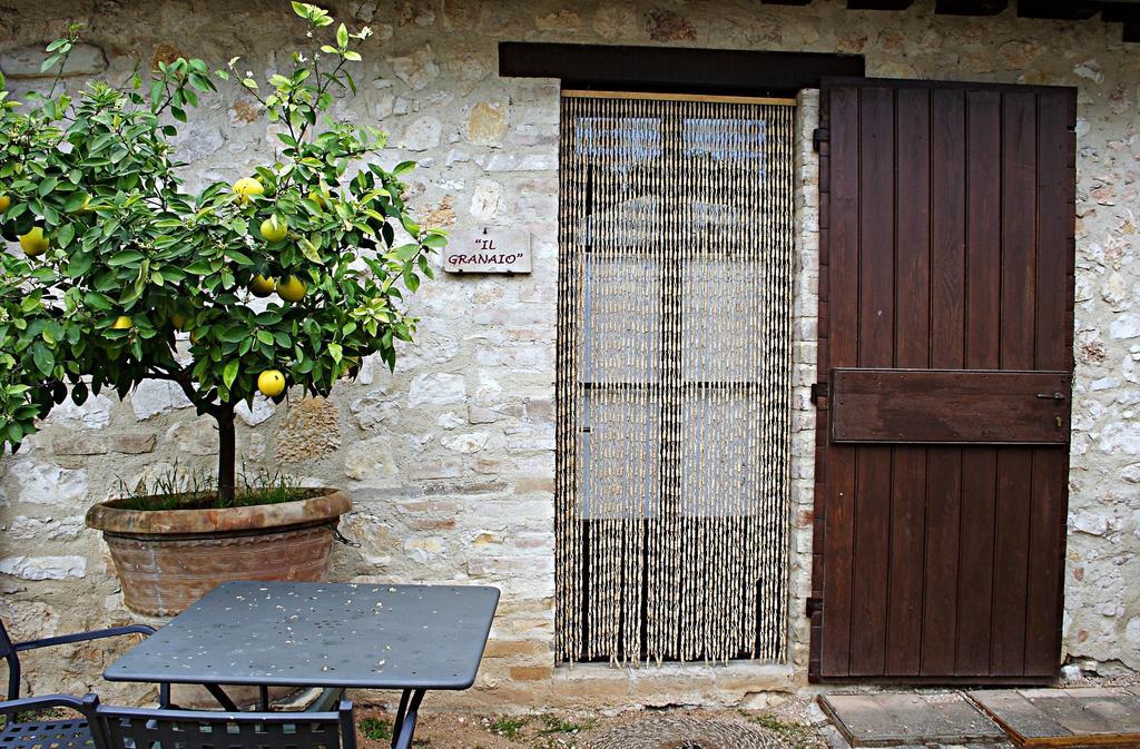 Agriturismo Residenza Paradiso Guest House Trevi Exterior photo
